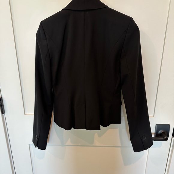 Black ruffle front blazer - Picture 3 of 7